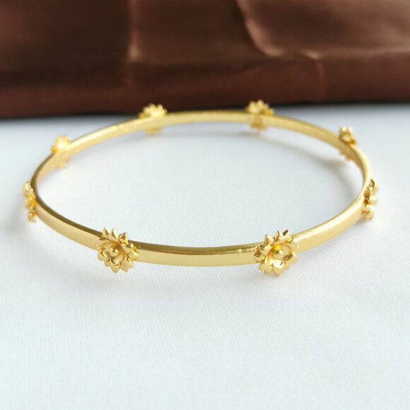 Julie Vos Floral 24K Gold Plate Bangle Bracelet Size M - Picture 1 of 4